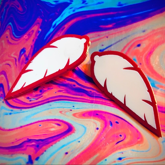 Fabulous feathered Earring Set! - Picture 2 of 4